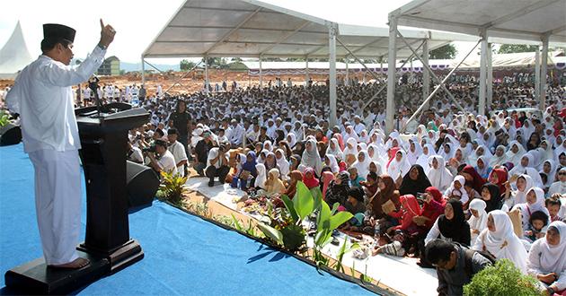 Walikota Ajak Masyarakat Makmurkan Masjid Agung